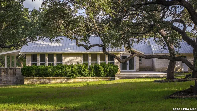 5261 W Ammann Rd Bulverde, TX 78163