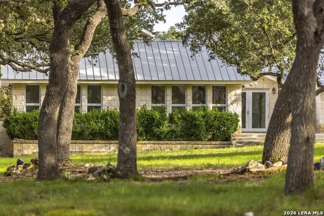 5261 W Ammann Rd Bulverde, TX 78163