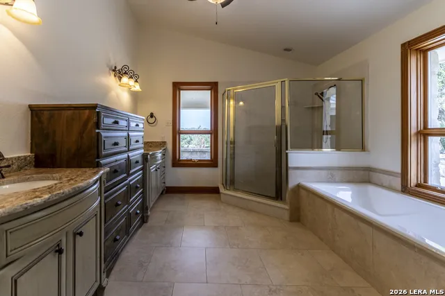 5261 W Ammann Rd Bulverde, TX 78163