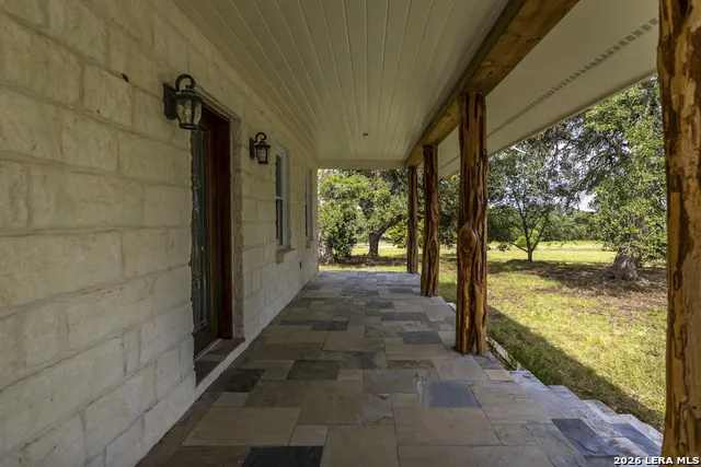5261 W Ammann Rd Bulverde, TX 78163