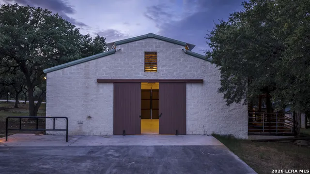 5261 W Ammann Rd Bulverde, TX 78163