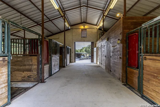5261 W Ammann Rd Bulverde, TX 78163
