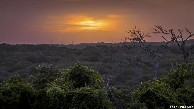 5261 W Ammann Rd Bulverde, TX 78163