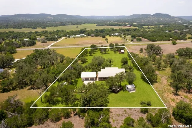 1092 Fm 337 Medina, TX 78055