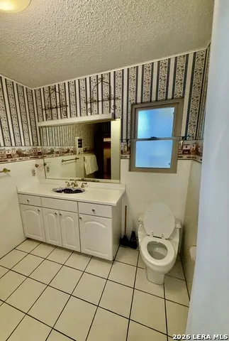 905 BLACK ST Uvalde, TX 78801