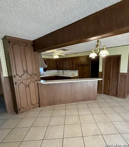 905 BLACK ST Uvalde, TX 78801