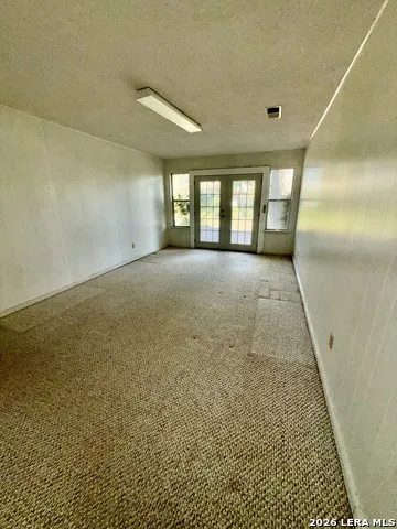 905 BLACK ST Uvalde, TX 78801