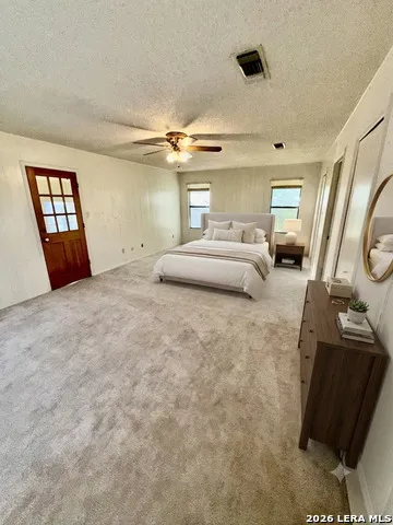 905 BLACK ST Uvalde, TX 78801