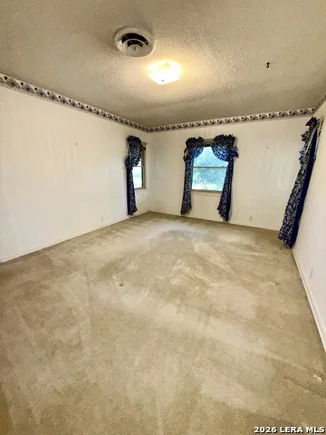 905 BLACK ST Uvalde, TX 78801