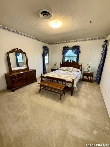 905 BLACK ST Uvalde, TX 78801
