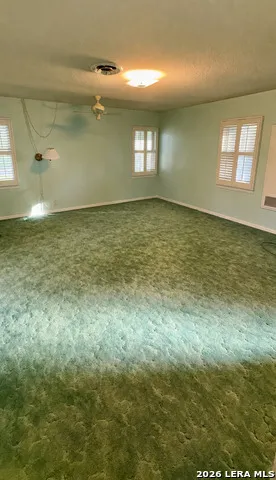 905 BLACK ST Uvalde, TX 78801
