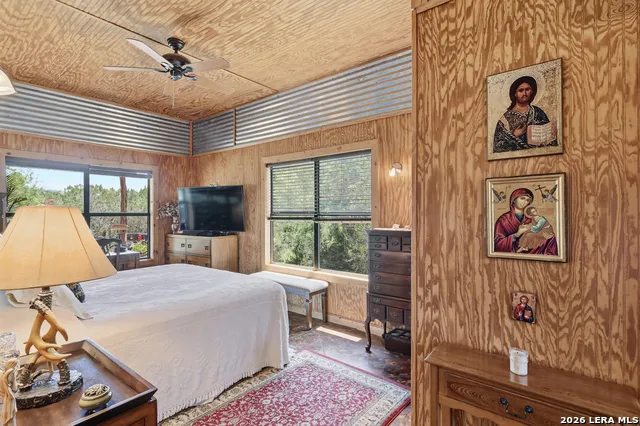423 KAHN RD Rio Frio, TX 78879