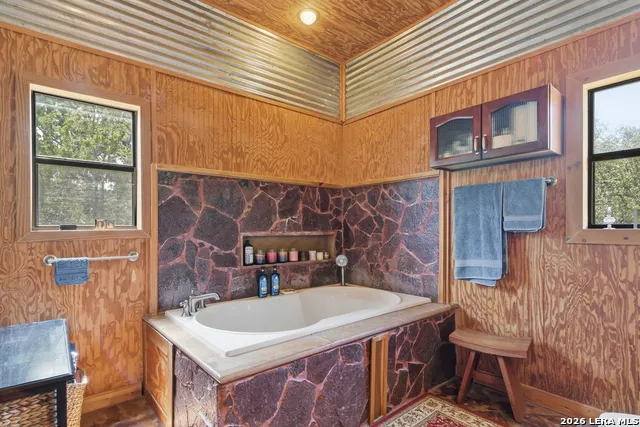 423 KAHN RD Rio Frio, TX 78879