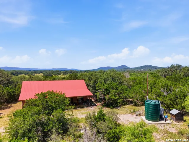423 KAHN RD Rio Frio, TX 78879