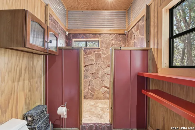 423 KAHN RD Rio Frio, TX 78879
