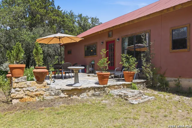 423 KAHN RD Rio Frio, TX 78879