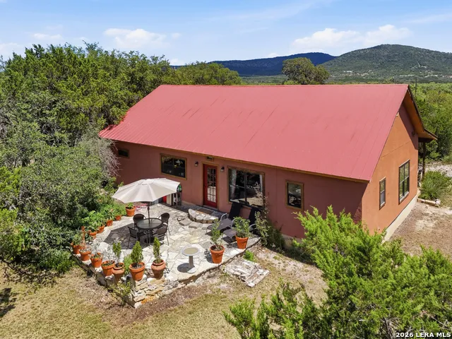 423 KAHN RD Rio Frio, TX 78879