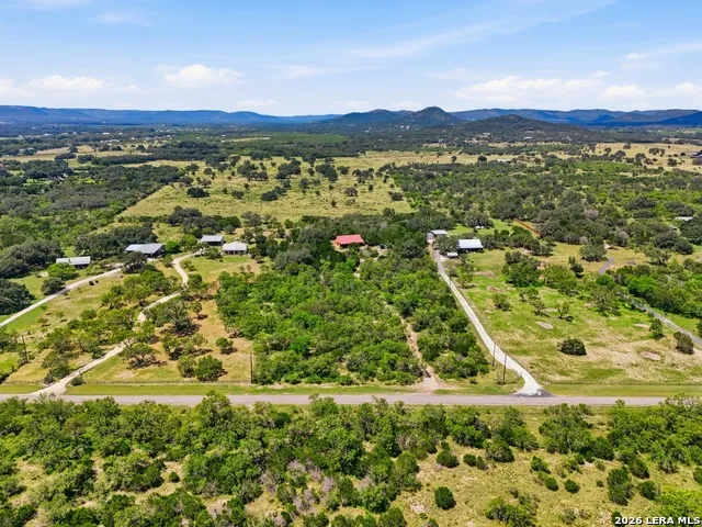 423 KAHN RD Rio Frio, TX 78879