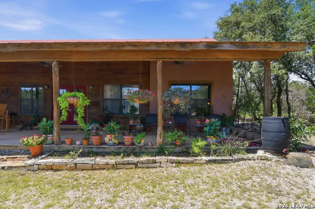 423 KAHN RD Rio Frio, TX 78879