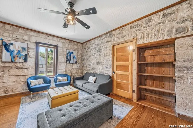 420 W AUSTIN ST Fredericksburg, TX 78624