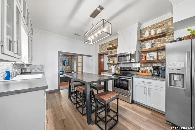 420 W AUSTIN ST Fredericksburg, TX 78624