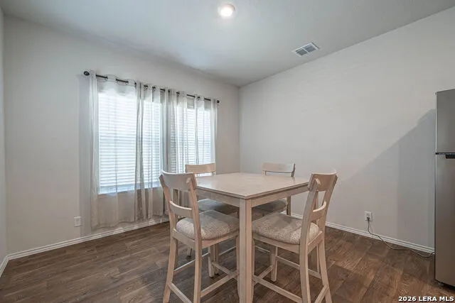 105 CHIPPING ALLEY Floresville, TX 78114