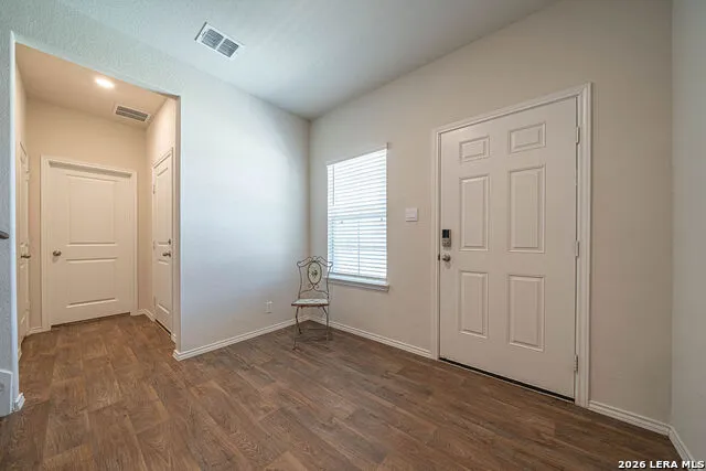 105 CHIPPING ALLEY Floresville, TX 78114