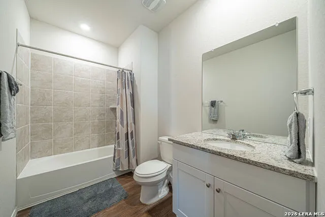 105 CHIPPING ALLEY Floresville, TX 78114