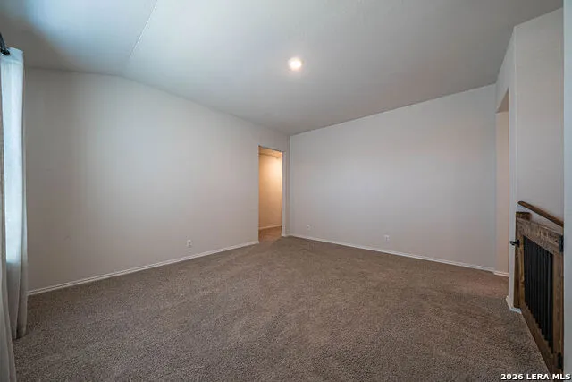 105 CHIPPING ALLEY Floresville, TX 78114