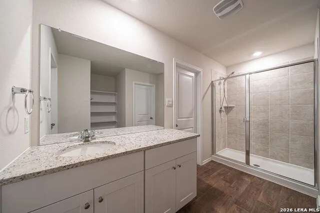 105 CHIPPING ALLEY Floresville, TX 78114