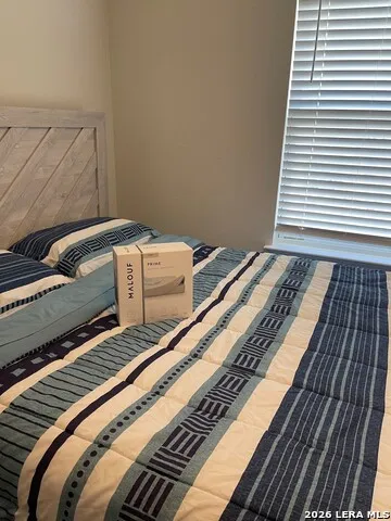 105 CHIPPING ALLEY Floresville, TX 78114