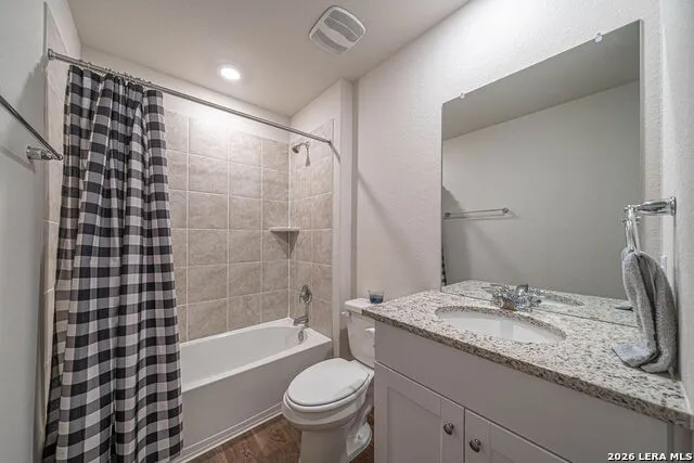 105 CHIPPING ALLEY Floresville, TX 78114