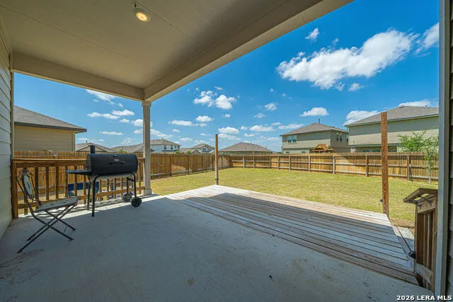105 CHIPPING ALLEY Floresville, TX 78114