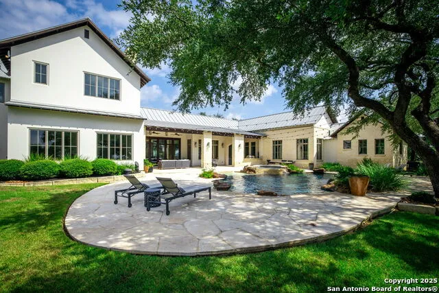 1945 Hoffmann New Braunfels, TX 78132