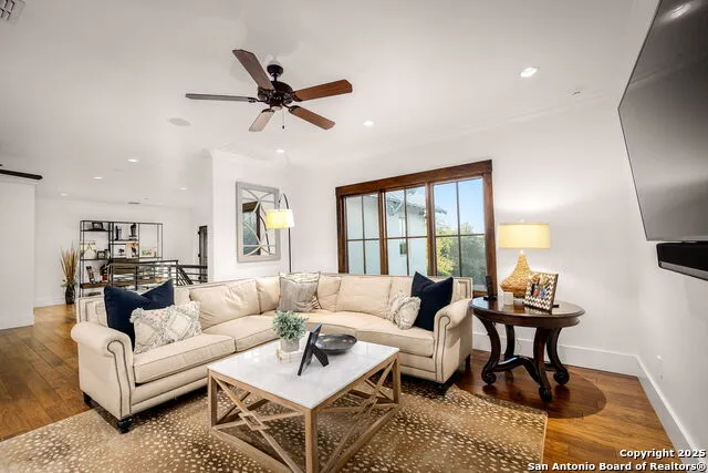 1945 Hoffmann New Braunfels, TX 78132