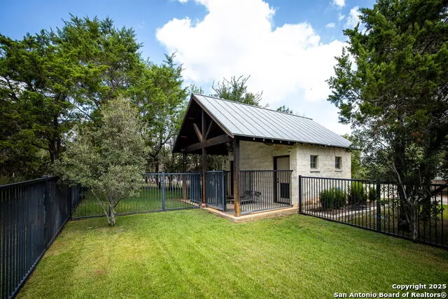 1945 Hoffmann New Braunfels, TX 78132