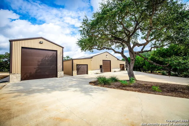 1945 Hoffmann New Braunfels, TX 78132