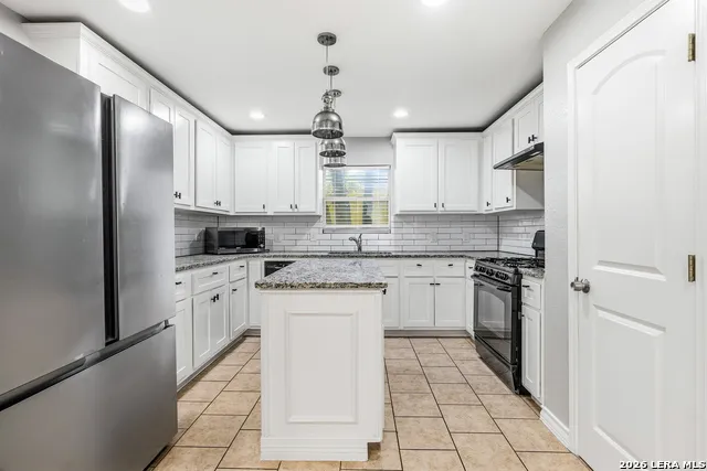 105 El Fledo San Antonio, TX 78210