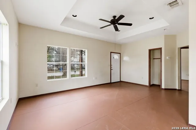 414 Harl St Pleasanton, TX 78064