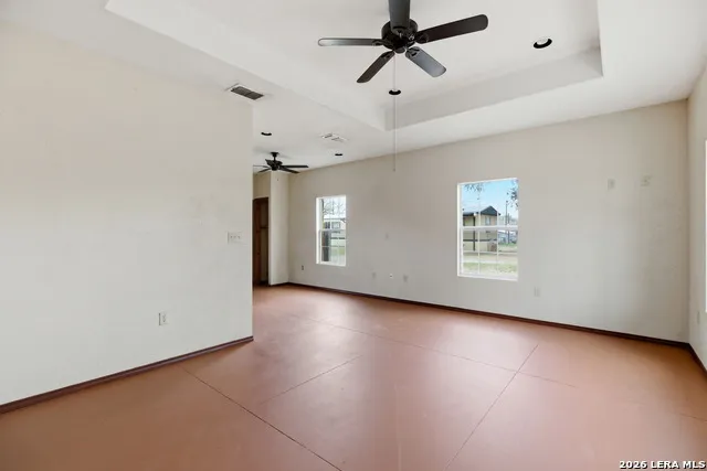 414 Harl St Pleasanton, TX 78064