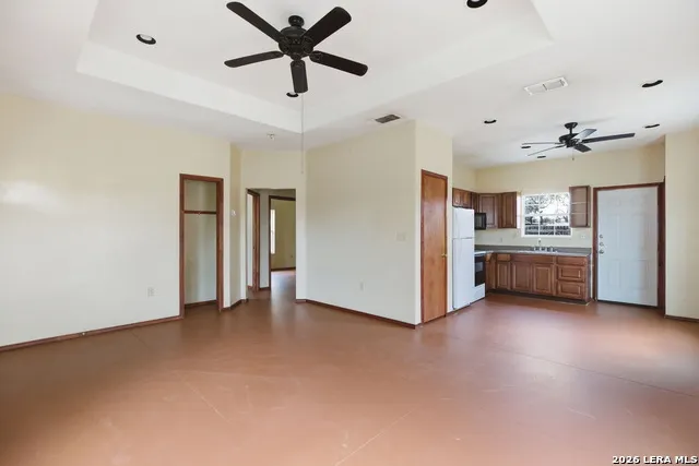 414 Harl St Pleasanton, TX 78064