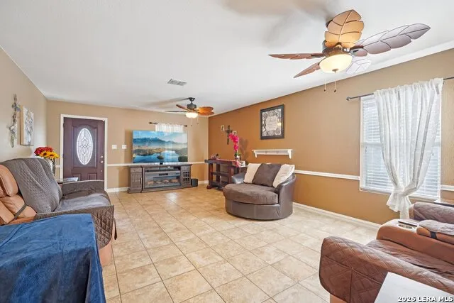 7835 Saddle Run Selma, TX 78154