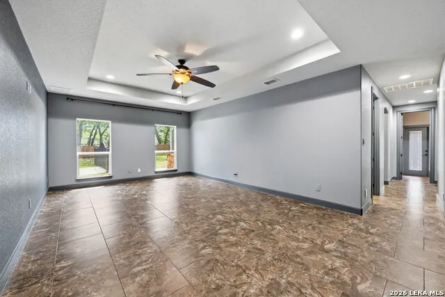 156 WOODLANDS DR La Vernia, TX 78121