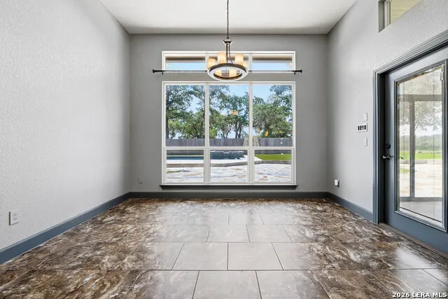 156 WOODLANDS DR La Vernia, TX 78121
