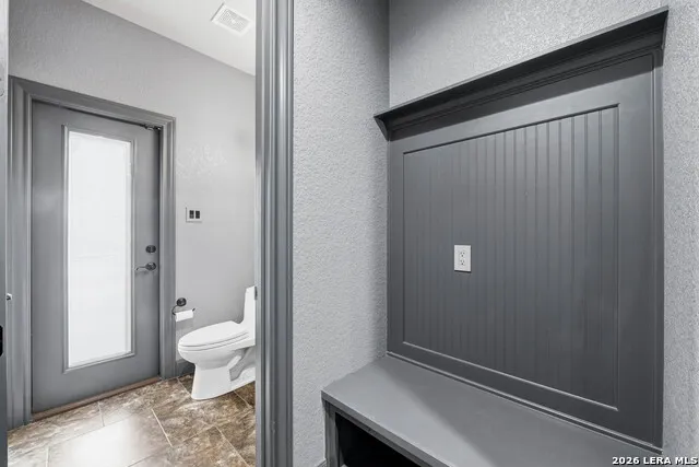 156 WOODLANDS DR La Vernia, TX 78121