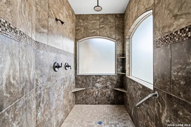 156 WOODLANDS DR La Vernia, TX 78121