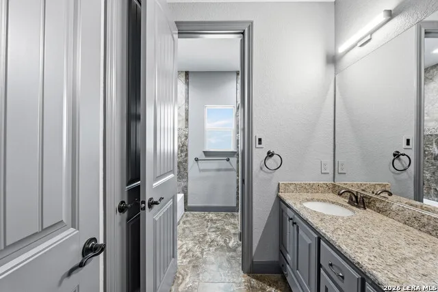 156 WOODLANDS DR La Vernia, TX 78121