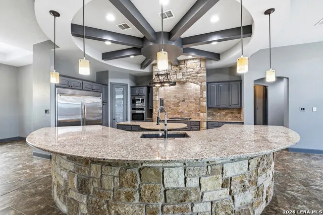 156 WOODLANDS DR La Vernia, TX 78121