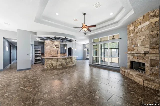 156 WOODLANDS DR La Vernia, TX 78121