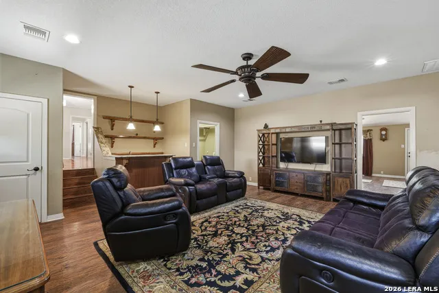 6730 E Loop 1604 S Adkins, TX 78101